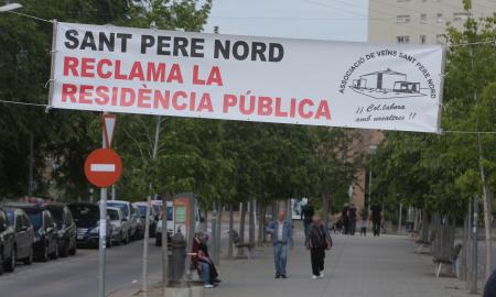 residència pública Sant Pere Nord pancarta