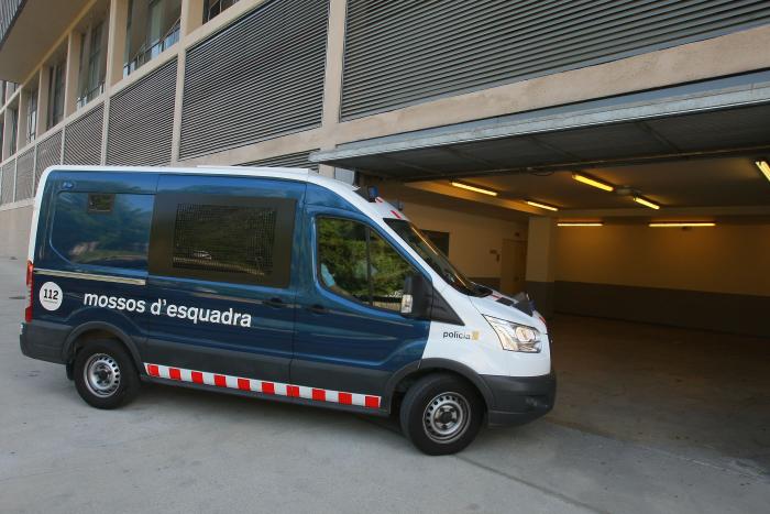 Mossos en els jutjats de Terrassa