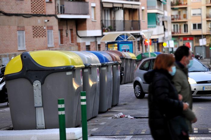 contenidors plaça Lluís Companys de Terrassa contenidor Alberto Tallón (5)