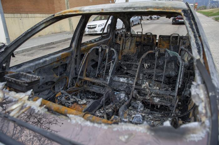 Incendi de cotxe al carrer de Tramuntana a Can Tusell Alberto Tallón (3)