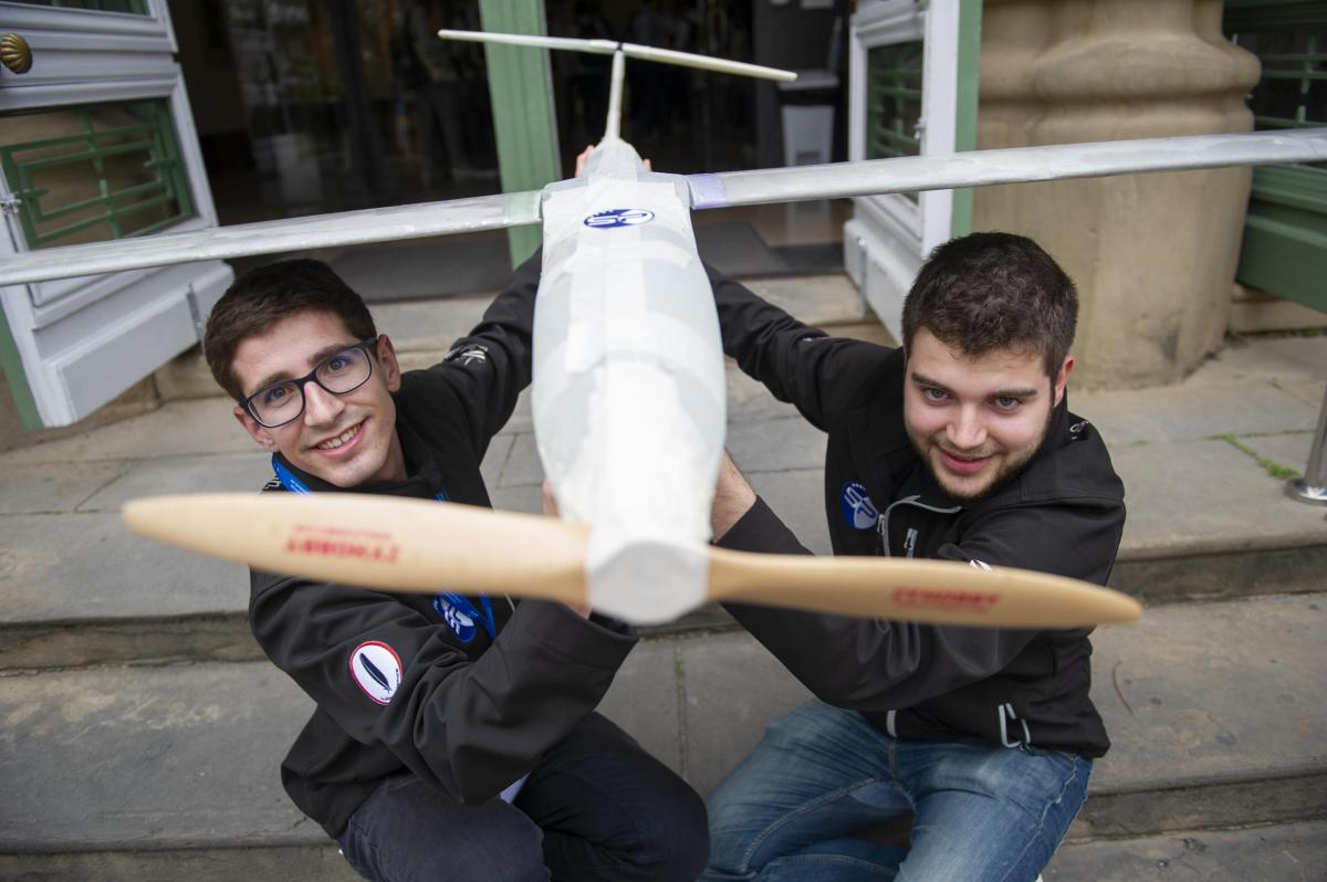 Alumnes UPC aeroespacial prototip avió espacial projecte ALDORA Alberto Tallón (1)