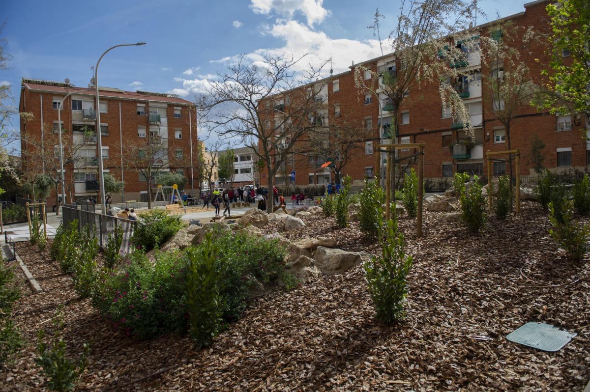 Remodelació plaça Miguel Hernández de Ca n'Anglada Terrassa Alberto Tallón (5)