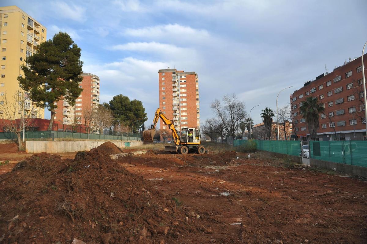 Solar de Can Roca possible ubicació de la Biblioteca del districte 5 BD% Alberto tallón (5)