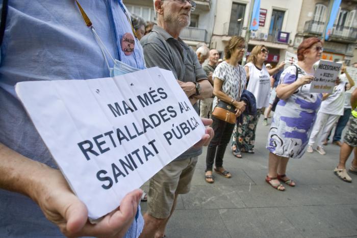 Protesta plataforma defensa sanitat pel tema CAP Can Roca Nebridi Aróztegui (2)