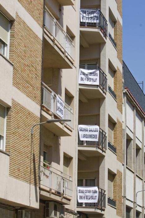 Cartells de protesta carrer de Galileu Nebridi Aróztegui (4)