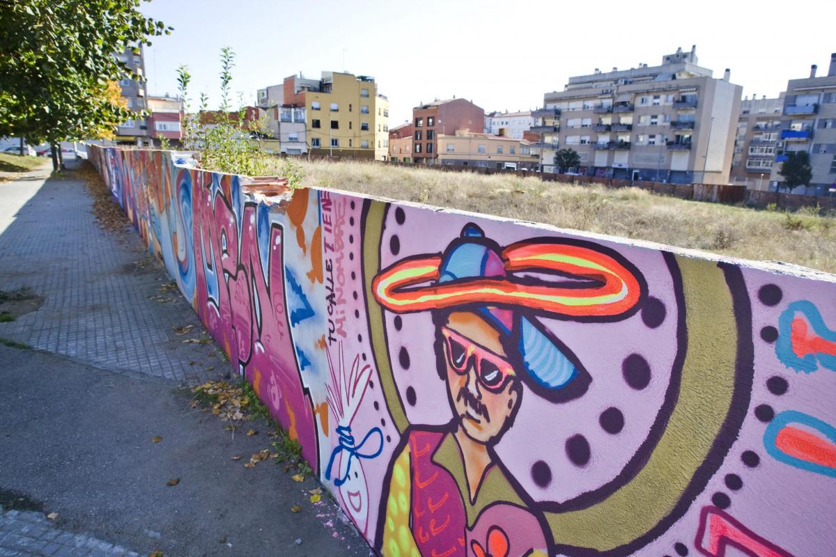 Grafiti al solar de la Plaça de la Constitució de Terrassa Nebridi Aróztegui (4)