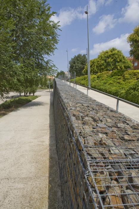 Mur engabiat a Vallparadís zona Carrer Morella a Can Palet Nebridi Aróztegui (1)