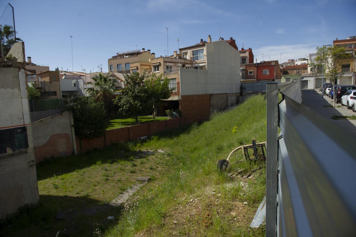 barri de Pere Parres solar junt a plaça de la Cooperativa Terrassa Alberto Tallón (7)