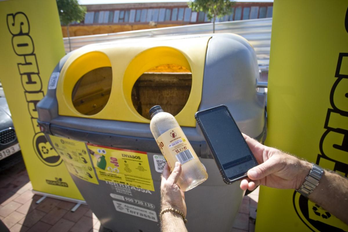 Reclicar plàstic Reciclos Terrassa Nebridi Aróztegui (4)